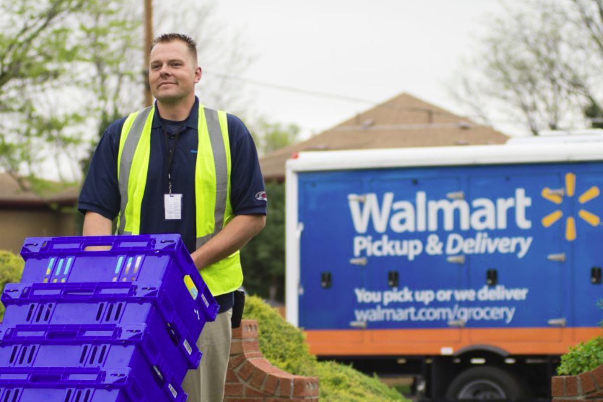 Доставка из сша. Walmart. Доставщик Америка. Уолмарт в России. Walmart реклама.