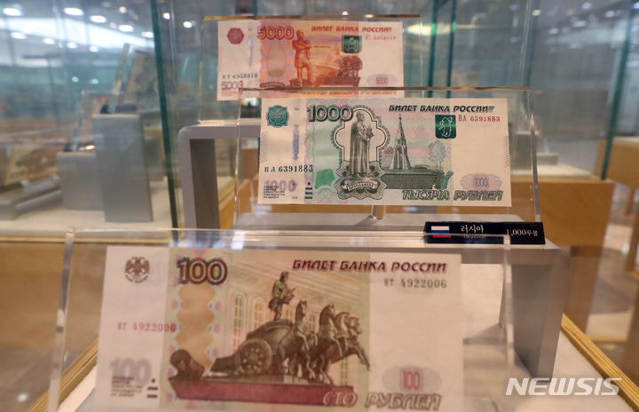 러시아, 달러국채 이자 1400억원 지급 완전 이행…”디폴트 모면”