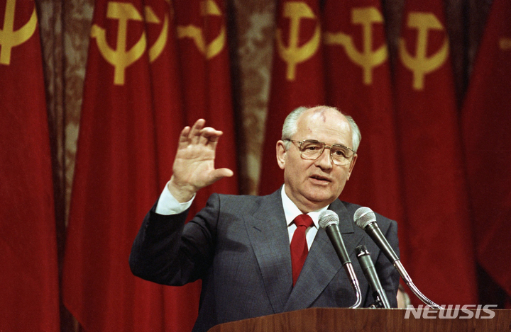 ‘냉전 종식 주역’ 고르바초프 전 소련 대통령…향년 91세 서거(종합)