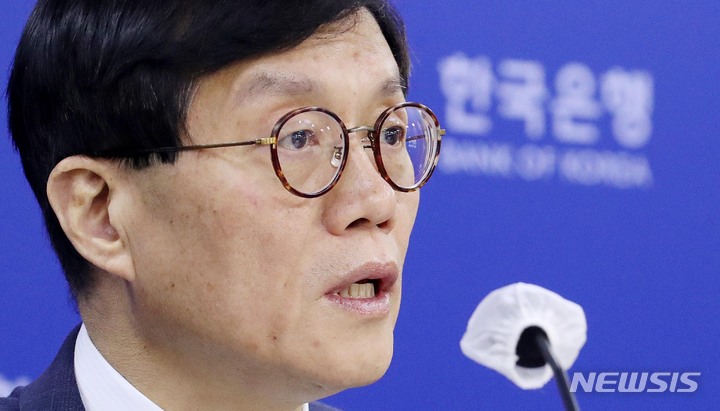 이창용 “금리인하, 물가 2% 수렴 확신 들 때 논의”[일문일답]