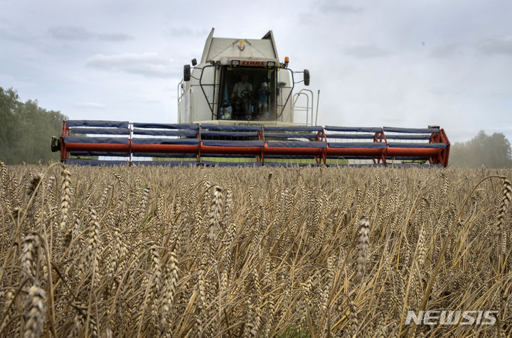 러, 우크라이나 곡물수출 허용 협정 중단 발표