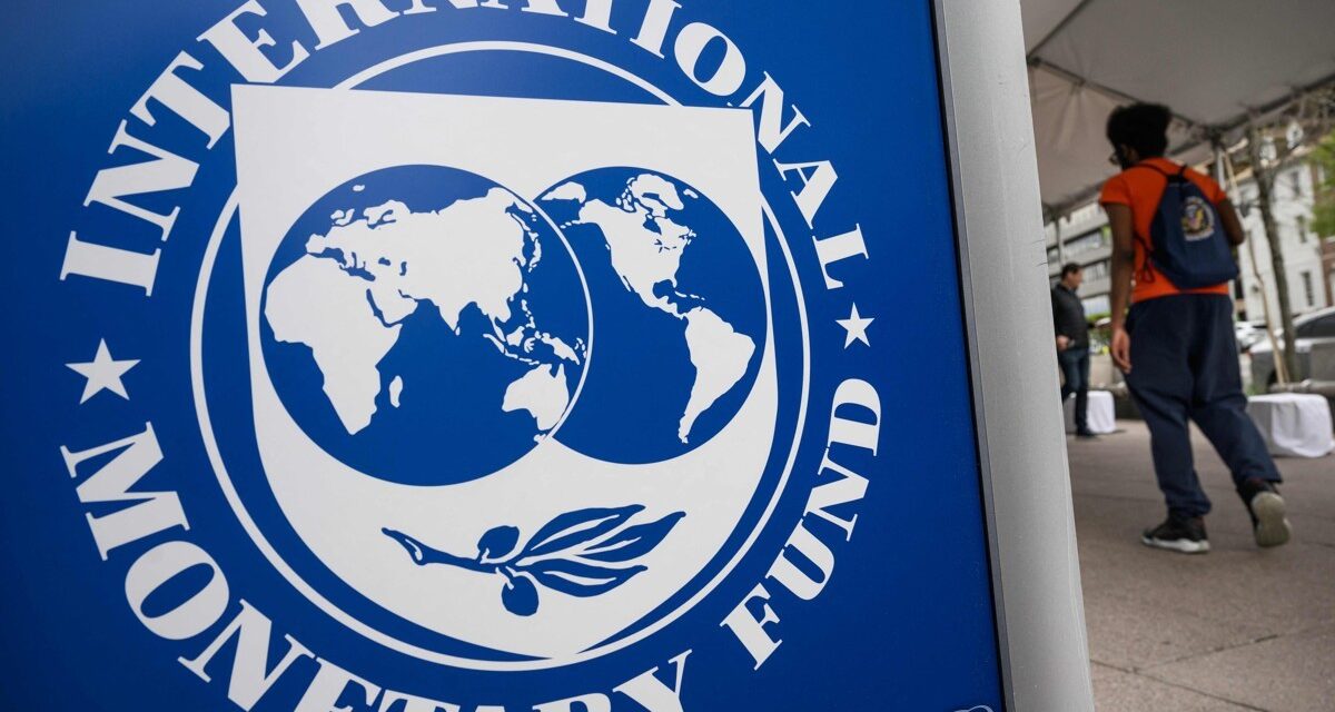 IMF, 올해 세계 경제성장률 3.2%로 0.1%p 상향…”회복력 지속”