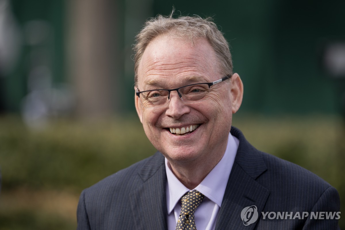    백악관 국가경제위원장 “트럼프, 무역 협상서 韓日 같은 동맹 우선하라고 지시”